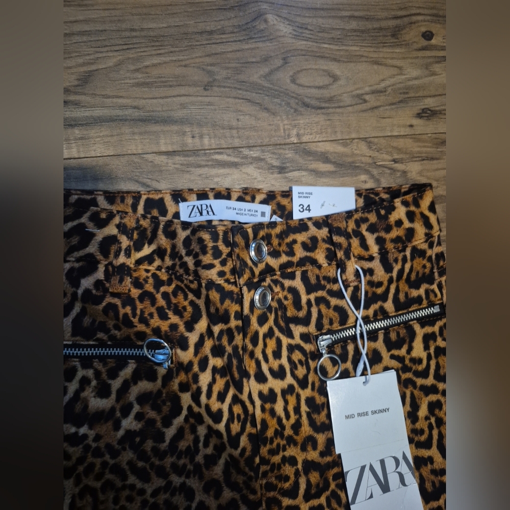 Zara Leopard Print Pants with Zipper Details - Picture 4 of 9